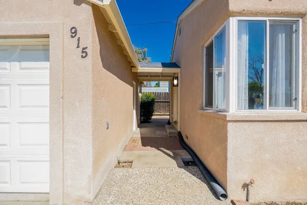 $399,000 | 915 La Loma Avenue, Modesto, CA 95354
