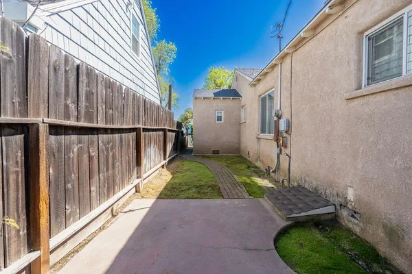 $399,000 | 915 La Loma Avenue, Modesto, CA 95354