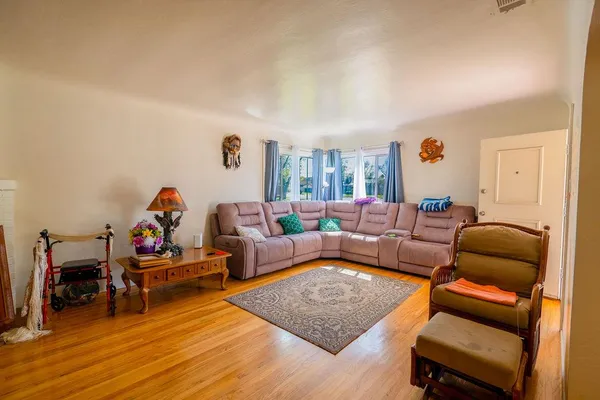 $399,000 | 915 La Loma Avenue, Modesto, CA 95354