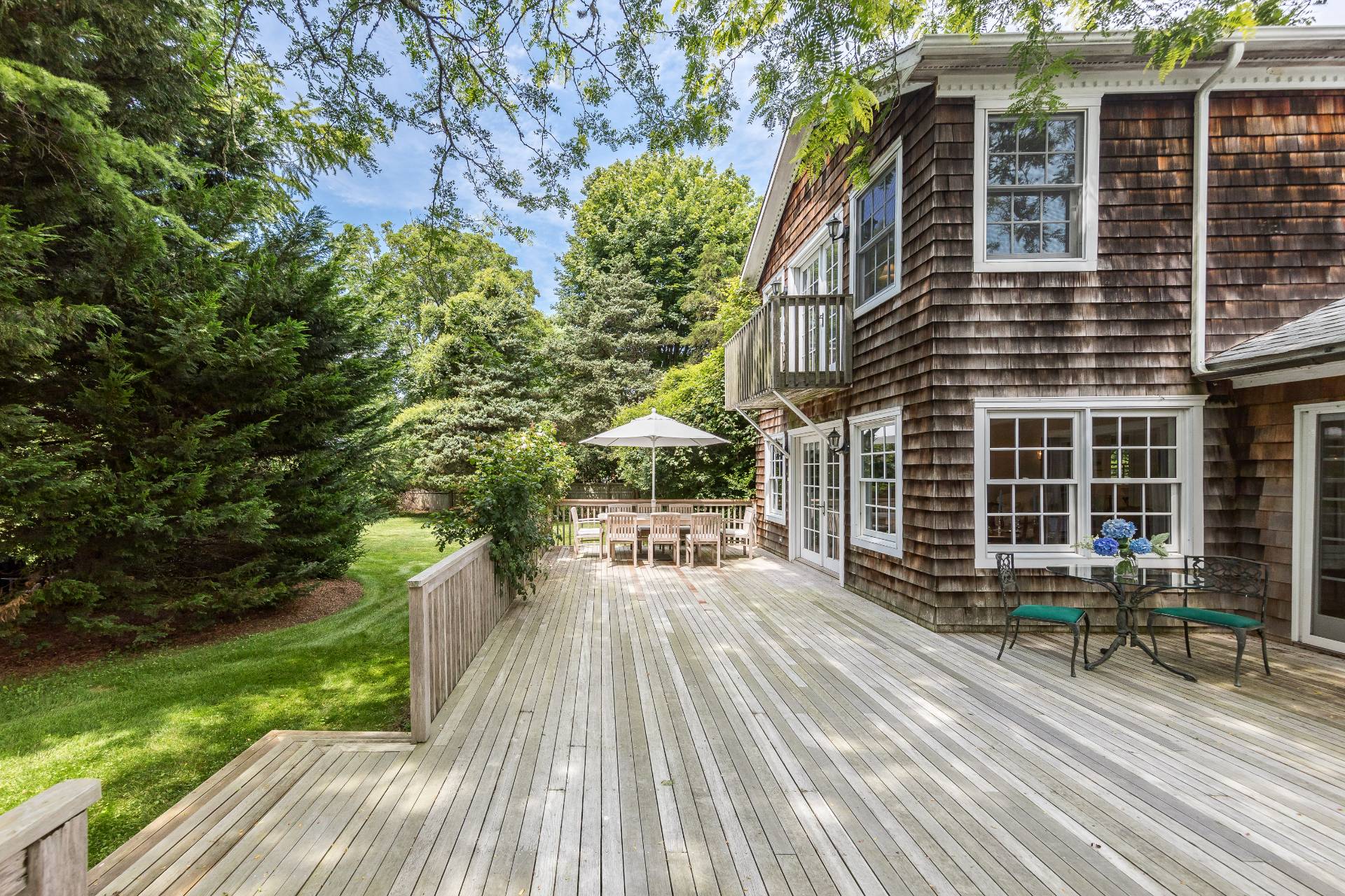 24 Audubon Avenue Bridgehampton, NY 11932 - Photo 4 of 13 a house with view of outdoor space