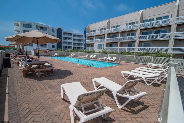 $1,900 | 323 44th Street South, Unit 114, Brigantine, NJ 08203