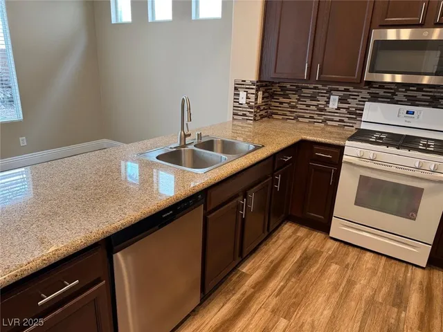 $1,995 | 9670 Simple Life Avenue, Las Vegas, NV 89148