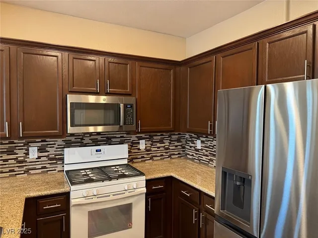 $1,995 | 9670 Simple Life Avenue, Las Vegas, NV 89148