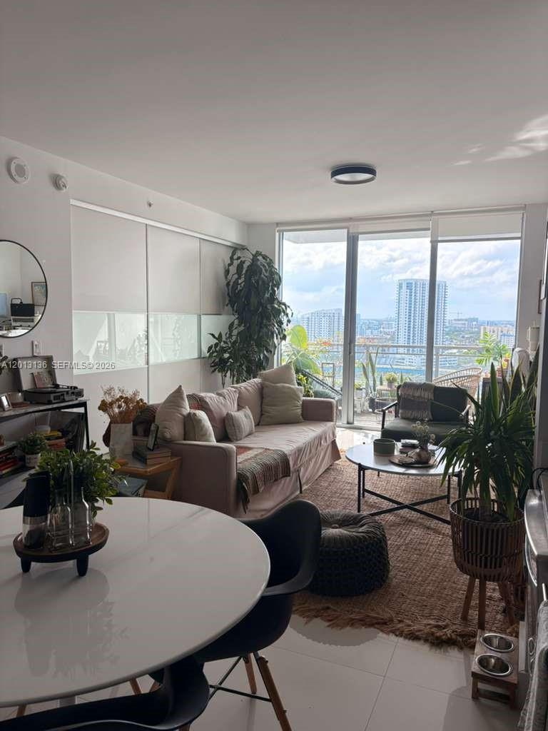 90 Southwest 3rd Street, Unit 2106 Miami, FL 33130 - Photo 20 of 29