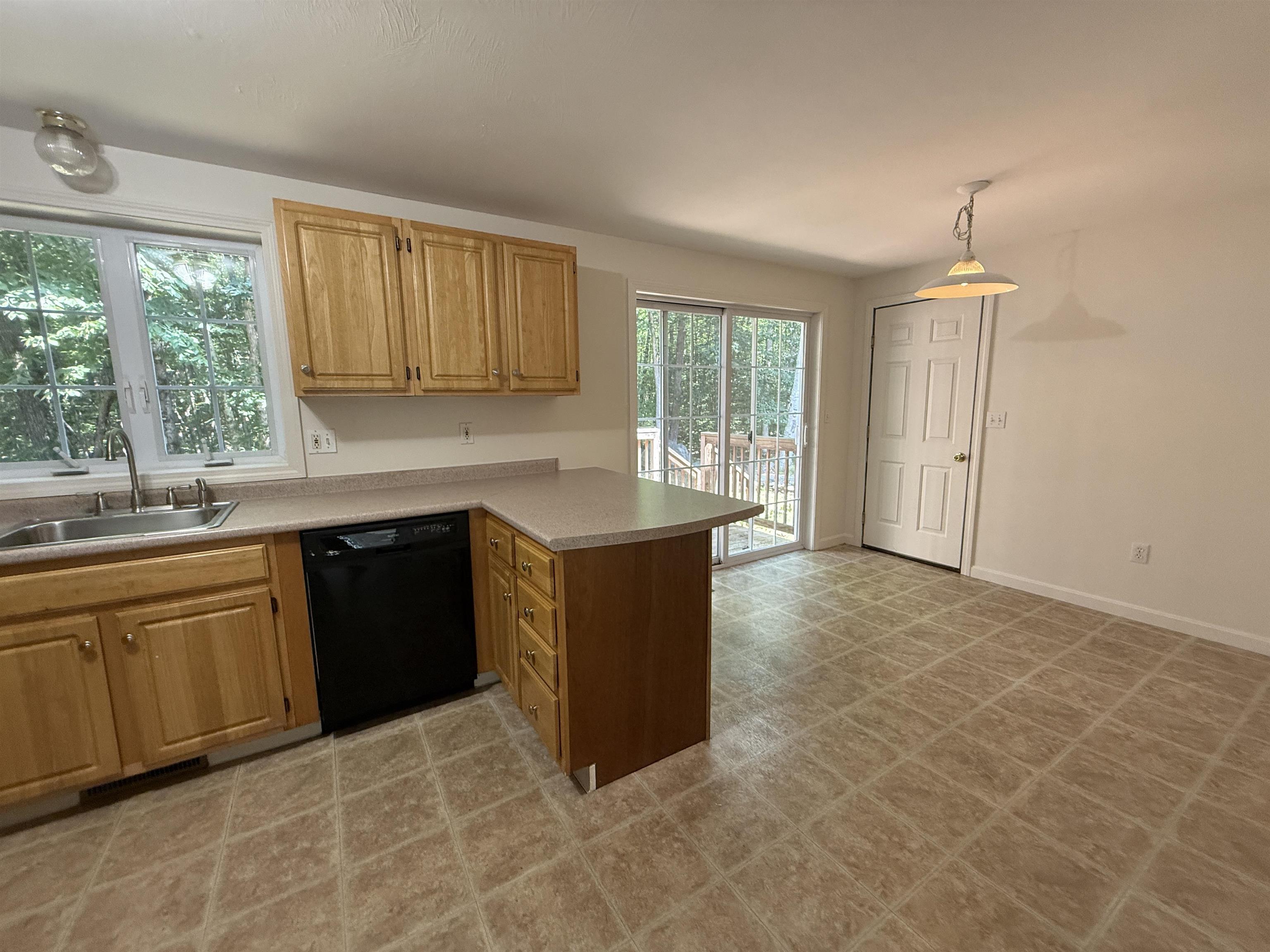 144 Main Street, Unit 3 Fremont, NH 03044 - Photo 5 of 25