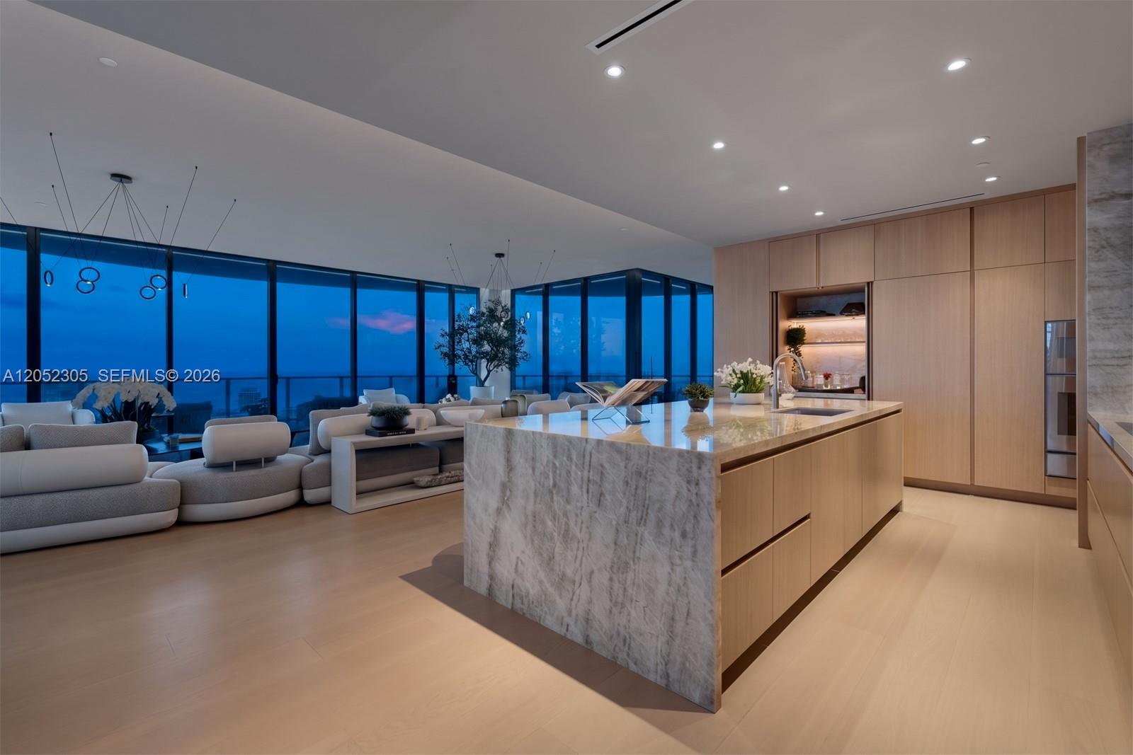 500 Alton Road, Unit PH4701 Miami Beach, FL 33139 - Photo 7 of 117 Gallery Image 7