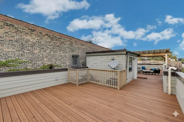 a view of a storage & utility room