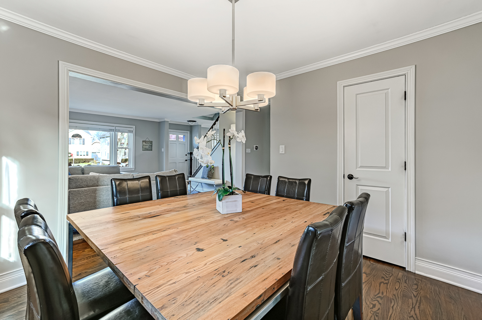 447 Ridge Avenue Clarendon Hills, IL 60514 - Photo 8 of 39 a view of a dining room with furniture and wooden floor