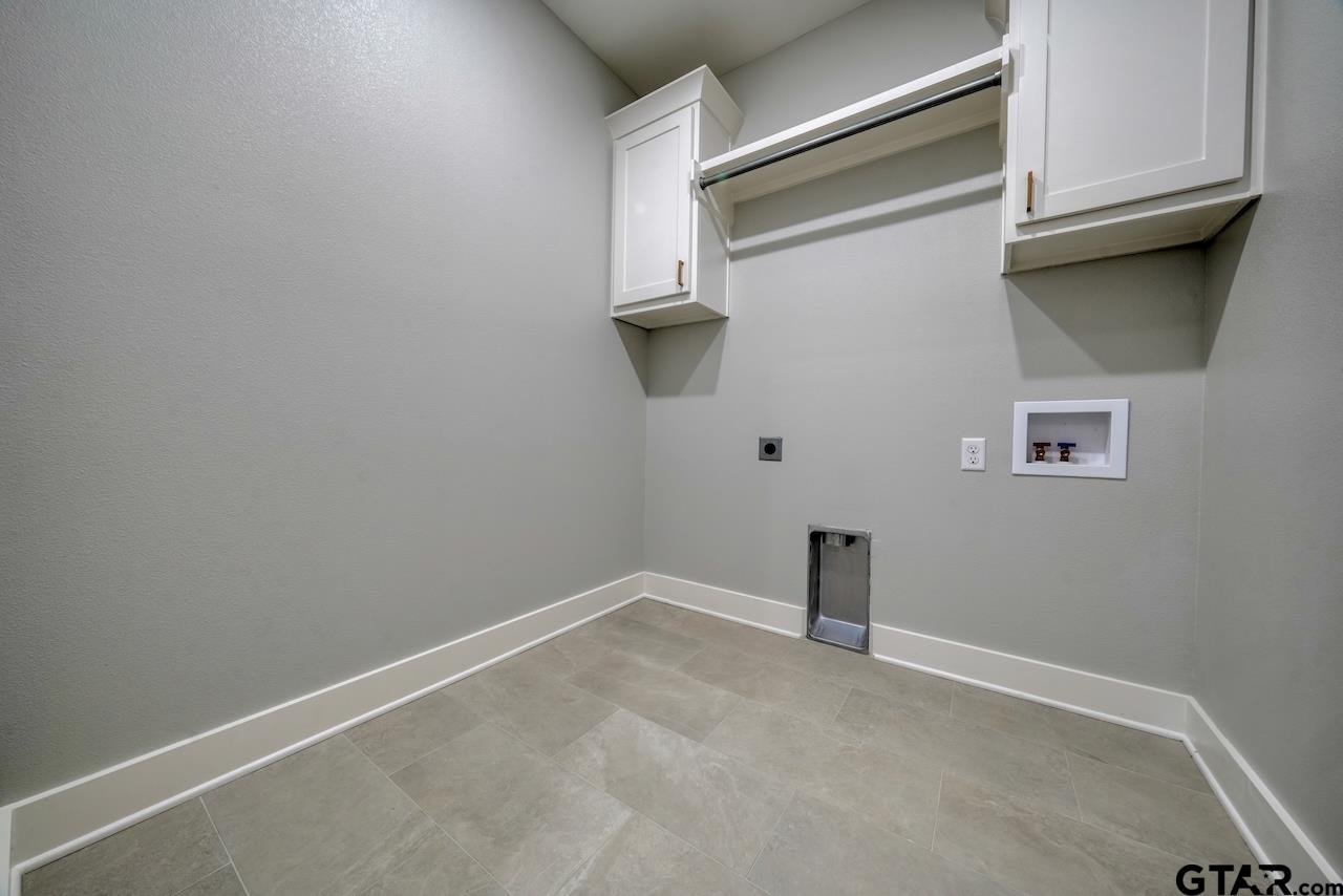 636 Prince Lane Tyler, TX 75704 - Photo 16 of 38 a view of a small space