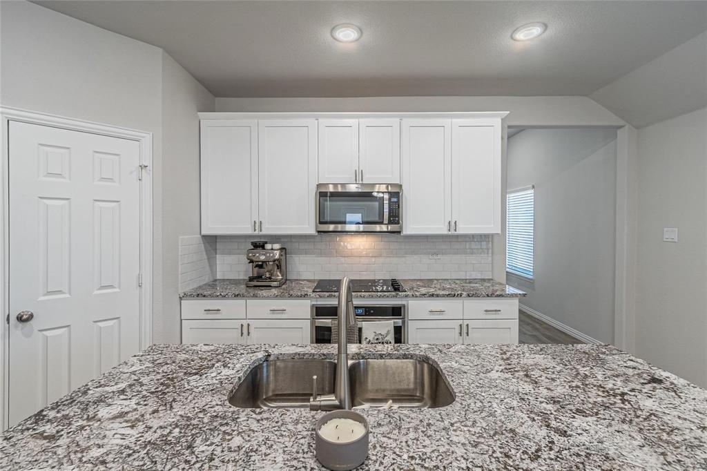 579 Ruthye Lane Pilot Point, TX 76258 - Photo 15 of 33