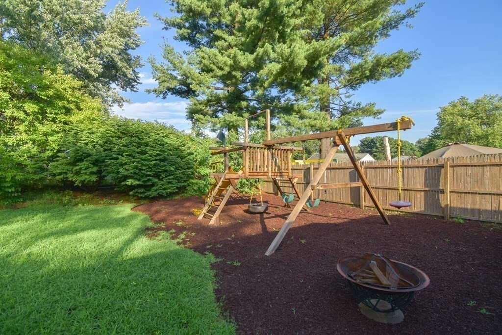 111 Pineview Drive Springfield, MA 01119 - Photo 41 of 42 Gallery Image 41