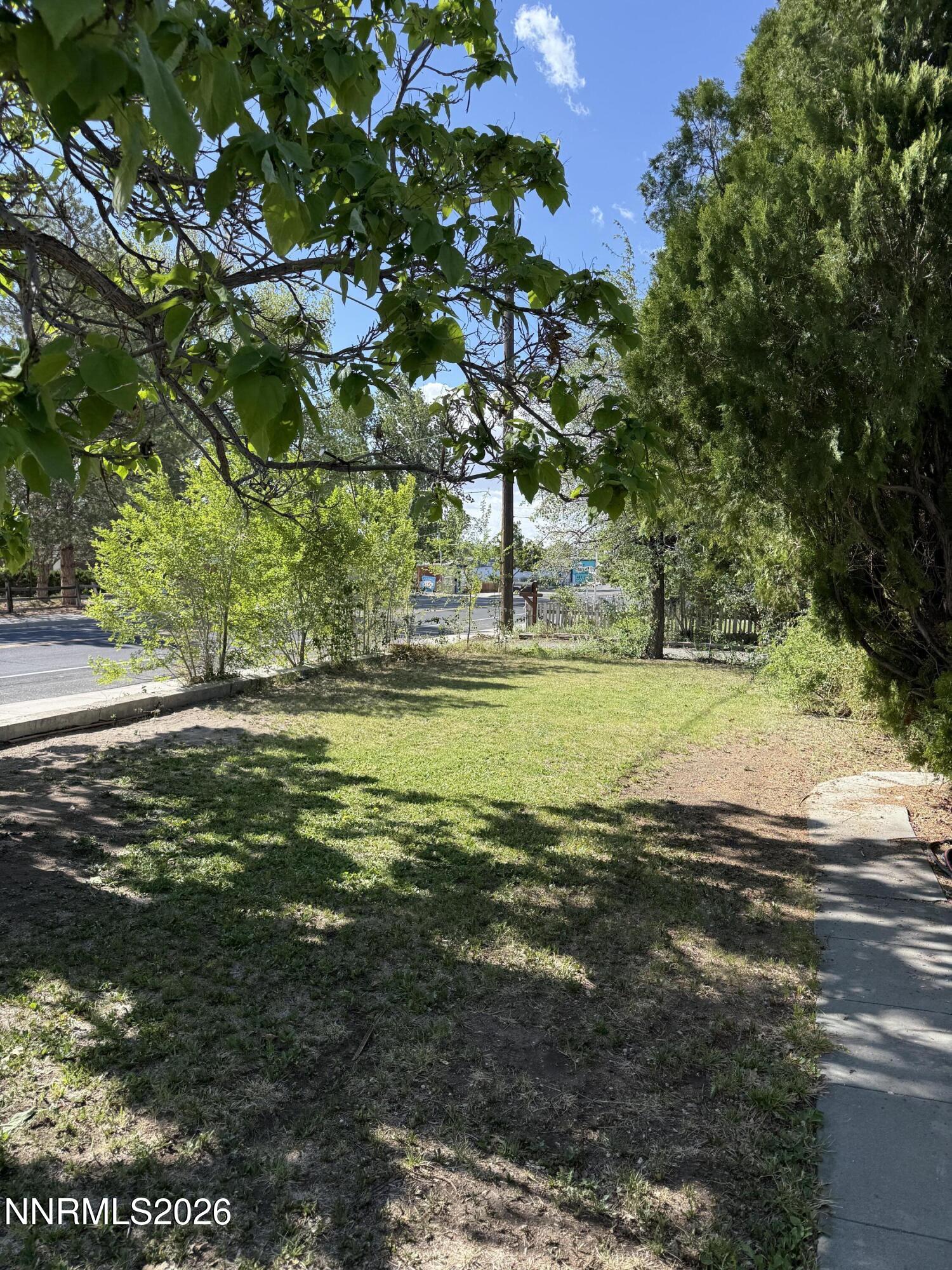 513 South Main Street Yerington, NV 89447 - Photo 19 of 32 Front Yard