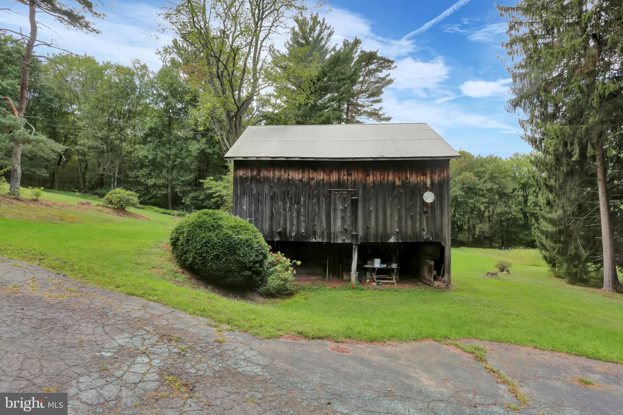 4009 Back Road Halifax, PA 17032 - Photo 11 of 49 BARN