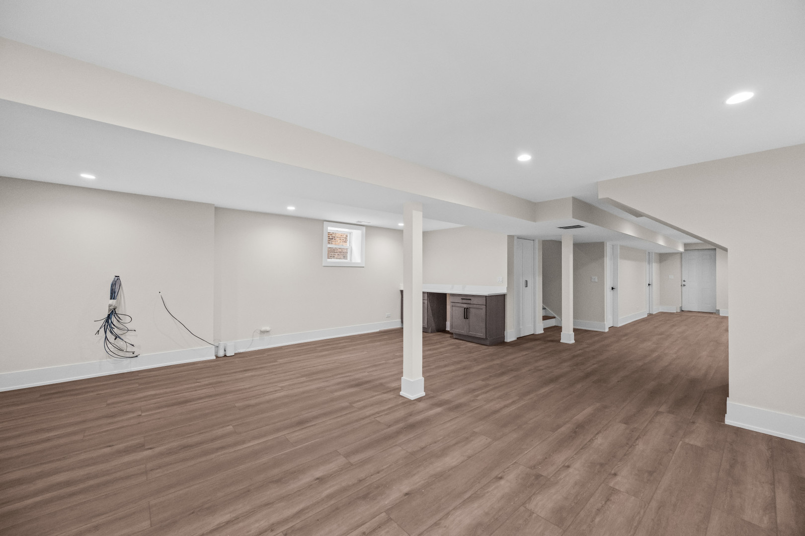 7827 South Merrill Avenue Chicago, IL 60649 - Photo 30 of 42 a view of empty room with wooden floor