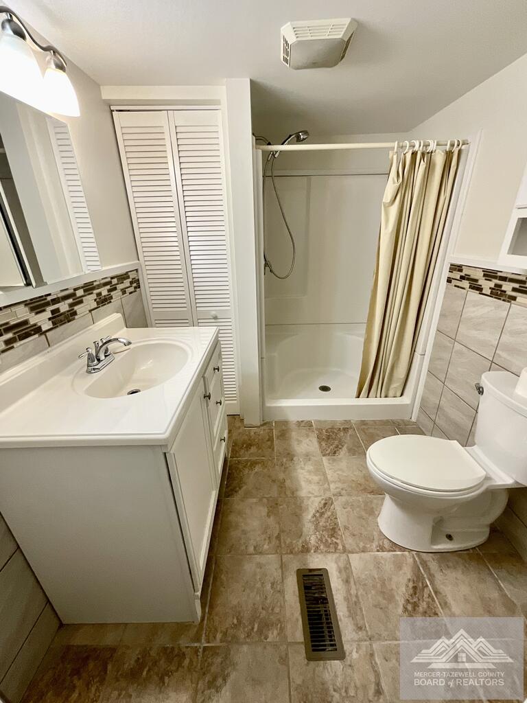 260-266 Periwinkle Road Princeton, WV 24739 - Photo 24 of 31 Gallery Image 24