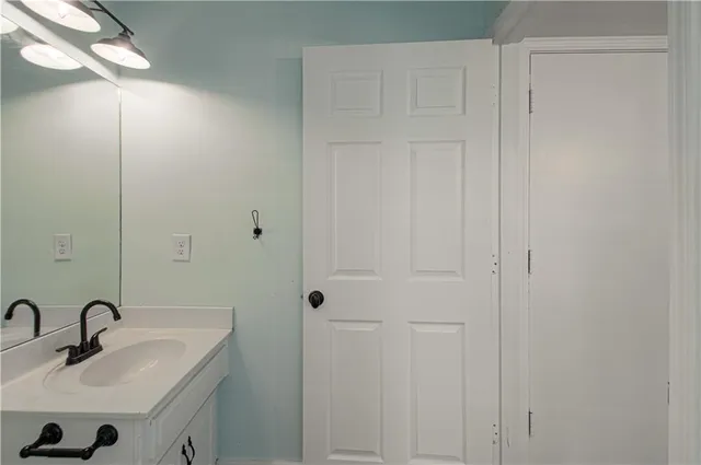 $365,000 | 1323 Amesbury Avenue, Liberty, MO 64068