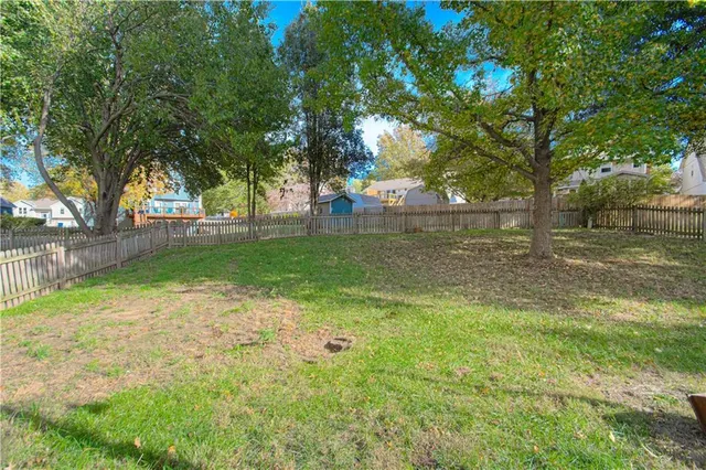 $365,000 | 1323 Amesbury Avenue, Liberty, MO 64068