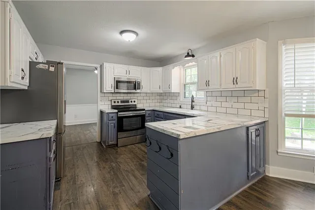 $365,000 | 1323 Amesbury Avenue, Liberty, MO 64068