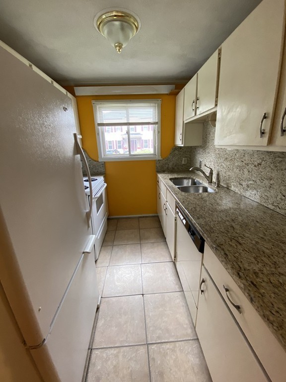 520 High Street, Unit 7 Clinton, MA 01510 - Photo 8 of 25