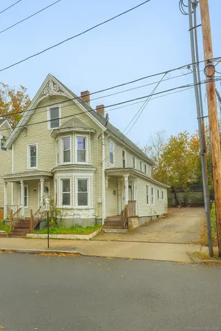 $2,500 | 55 4th Street, Ansonia, CT 06401