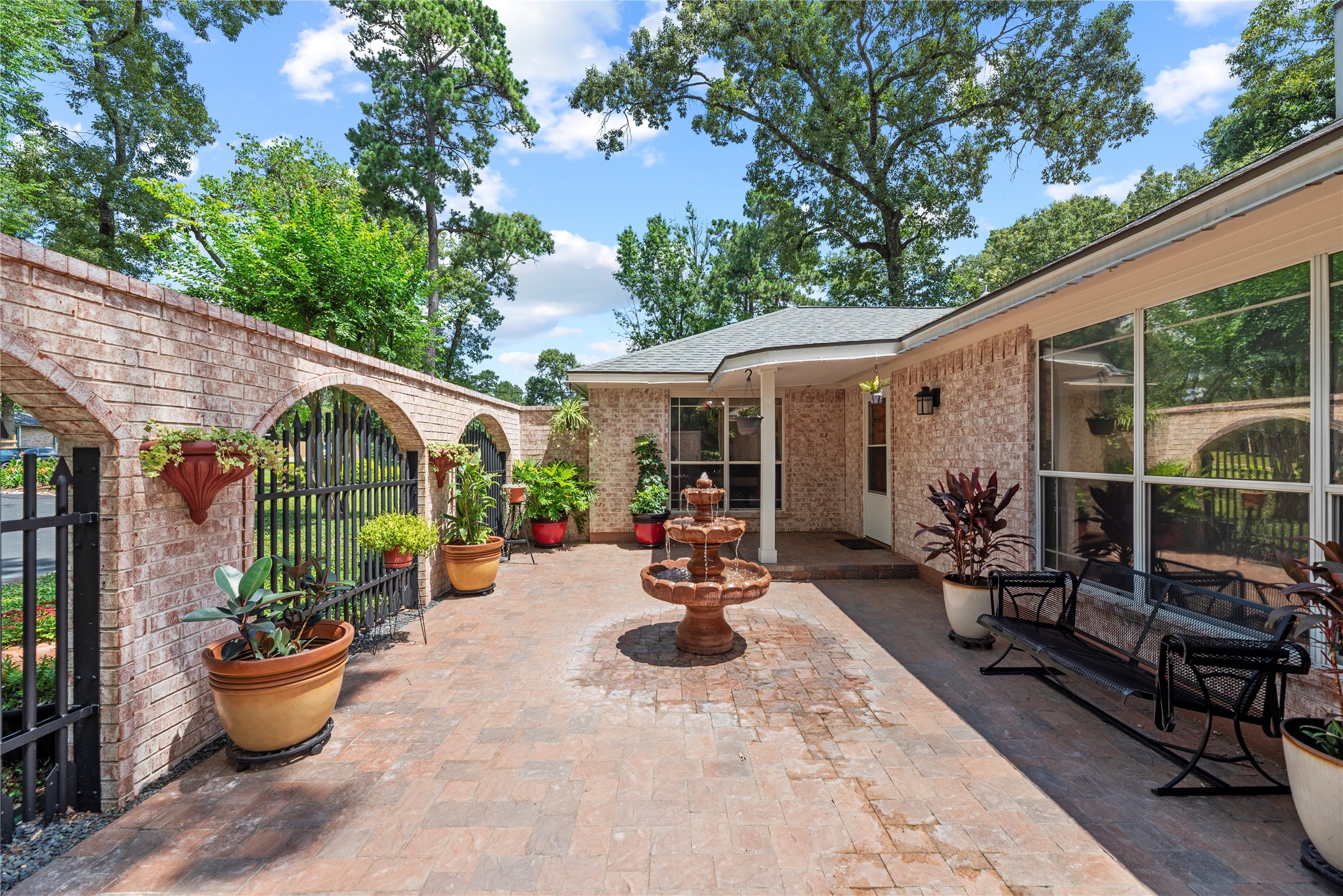 281 Ridgewood Drive Hockley, TX 77447 - Photo 5 of 41 Courtyard