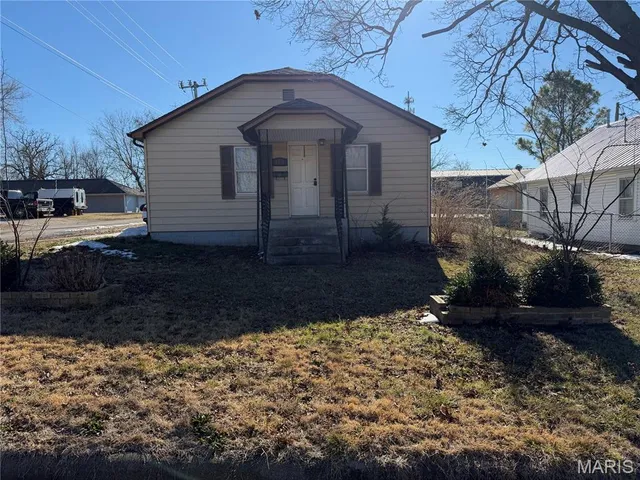 $120,000 | 464 West 3rd Street, Lebanon, MO 65536