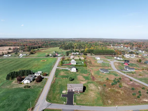 $679,000 | 106 Amberside Drive, Hermon, ME 04401