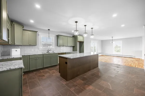 $679,000 | 106 Amberside Drive, Hermon, ME 04401