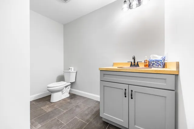 $679,000 | 106 Amberside Drive, Hermon, ME 04401