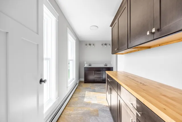 $679,000 | 106 Amberside Drive, Hermon, ME 04401