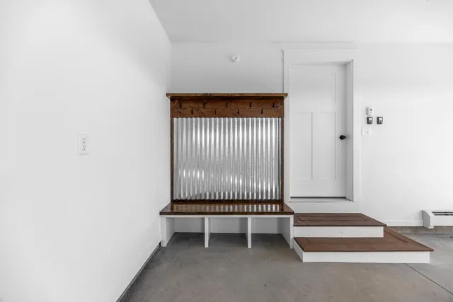 $679,000 | 106 Amberside Drive, Hermon, ME 04401