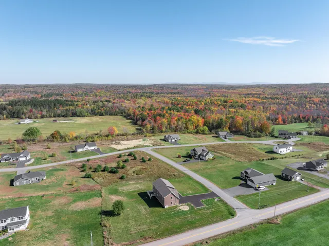 $679,000 | 106 Amberside Drive, Hermon, ME 04401