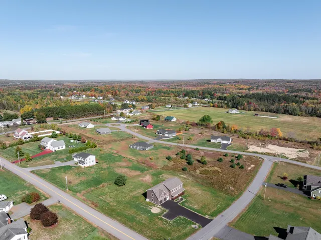 $679,000 | 106 Amberside Drive, Hermon, ME 04401