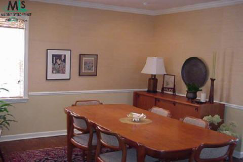 847 Washington Grosse Pointe, MI 48230 - Photo 5 of 9 809314-4.JPG