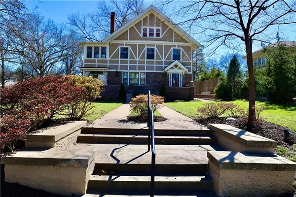 $1,850,000 | 801 West 56th Street, Kansas City, MO 64113
