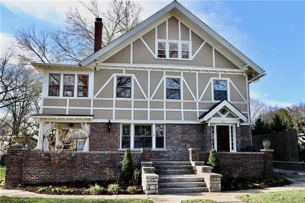 $1,850,000 | 801 West 56th Street, Kansas City, MO 64113