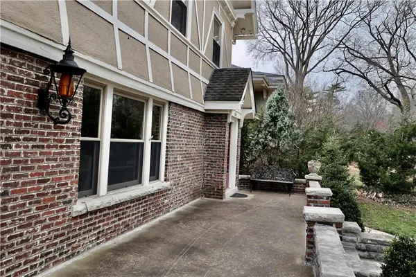 $1,850,000 | 801 West 56th Street, Kansas City, MO 64113