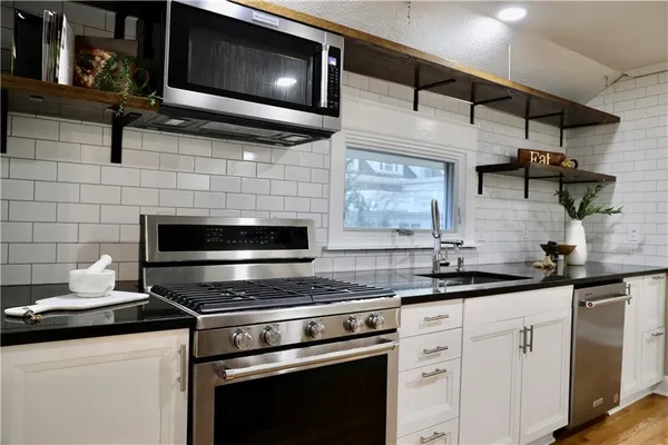 $1,850,000 | 801 West 56th Street, Kansas City, MO 64113