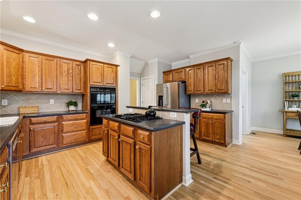 7790 Georgetown Chase Roswell, GA 30075 - Photo 3 of 50