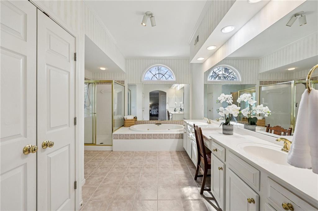 7790 Georgetown Chase Roswell, GA 30075 - Photo 5 of 50