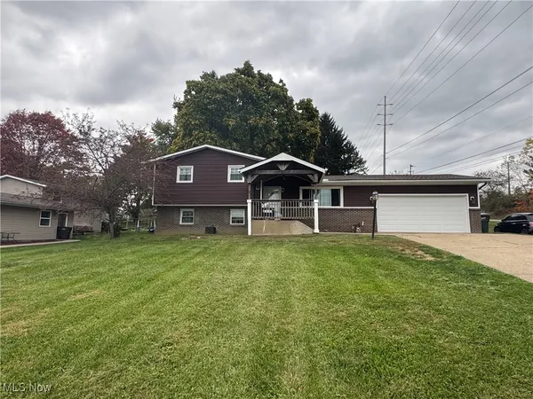 $289,900 | 8069 Orchardway Street Northwest, North Canton, OH 44720