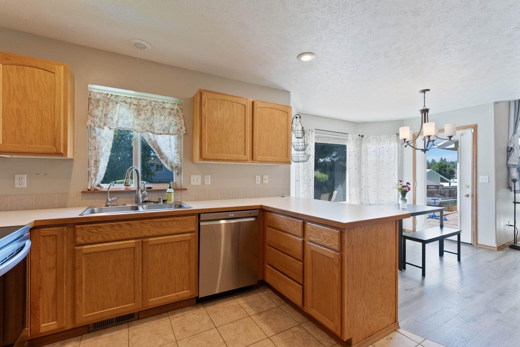 17813 North Lidgerwood Street Colbert, WA 99005 - Photo 13 of 41