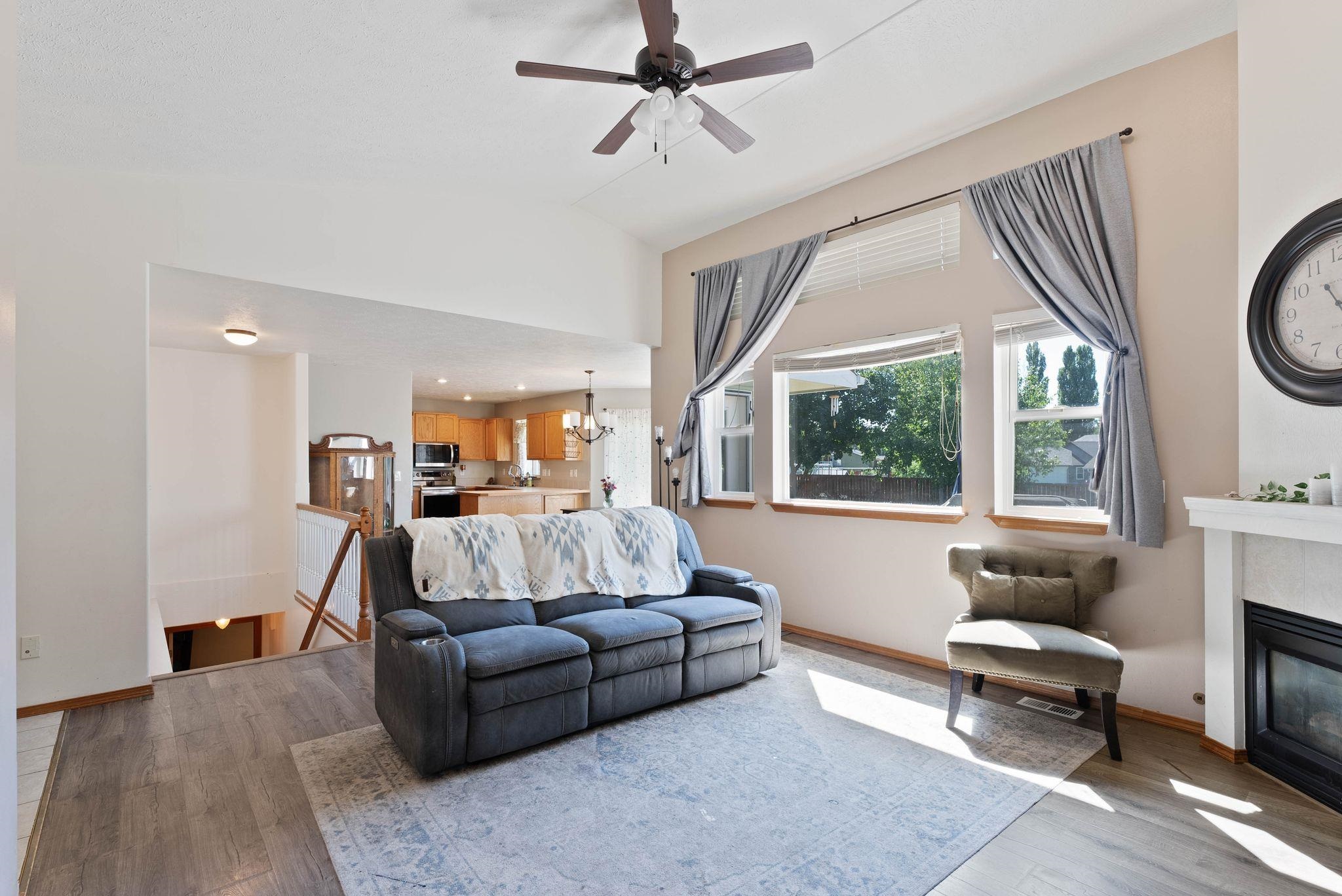 17813 North Lidgerwood Street Colbert, WA 99005 - Photo 7 of 41