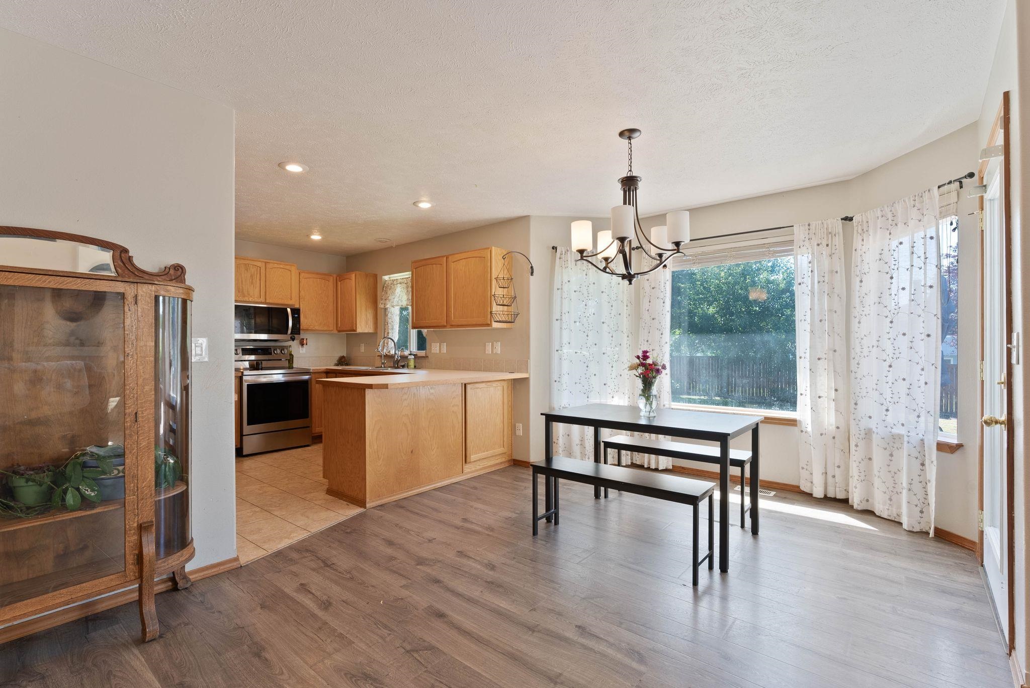 17813 North Lidgerwood Street Colbert, WA 99005 - Photo 9 of 41