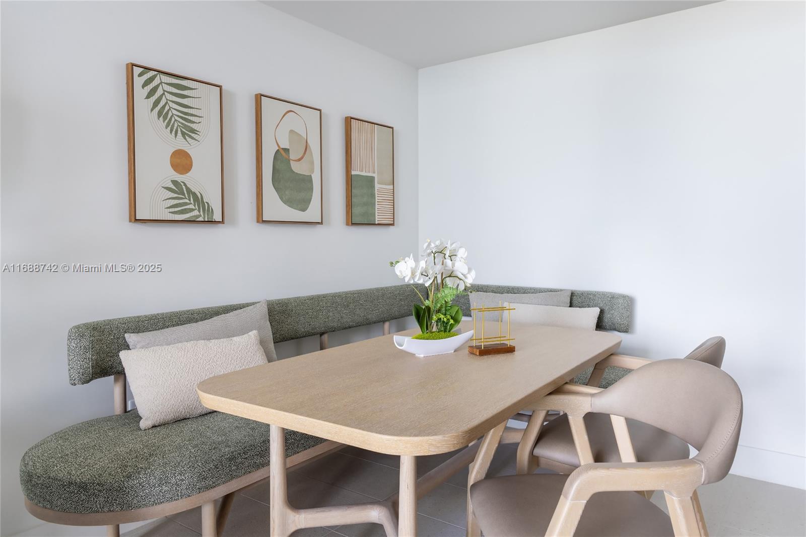 159 Northeast 6th Street, Unit 3013 Miami, FL 33132 - Photo 14 of 53 a view of a dining room with furniture