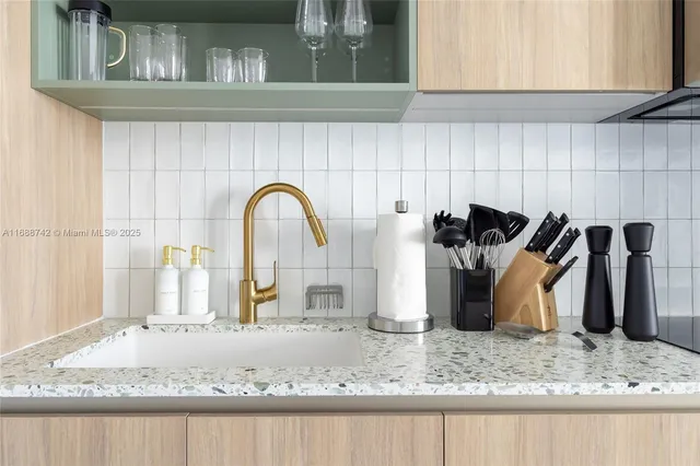 a view of an outdoor space