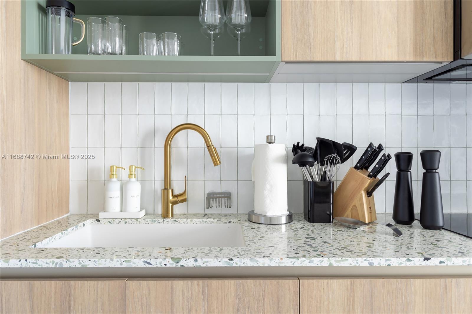 159 Northeast 6th Street, Unit 3013 Miami, FL 33132 - Photo 9 of 53 Glasses, Wine Glasses, Kitchen Utensils, Knives set, Salt and Pepper Grinders, etc.