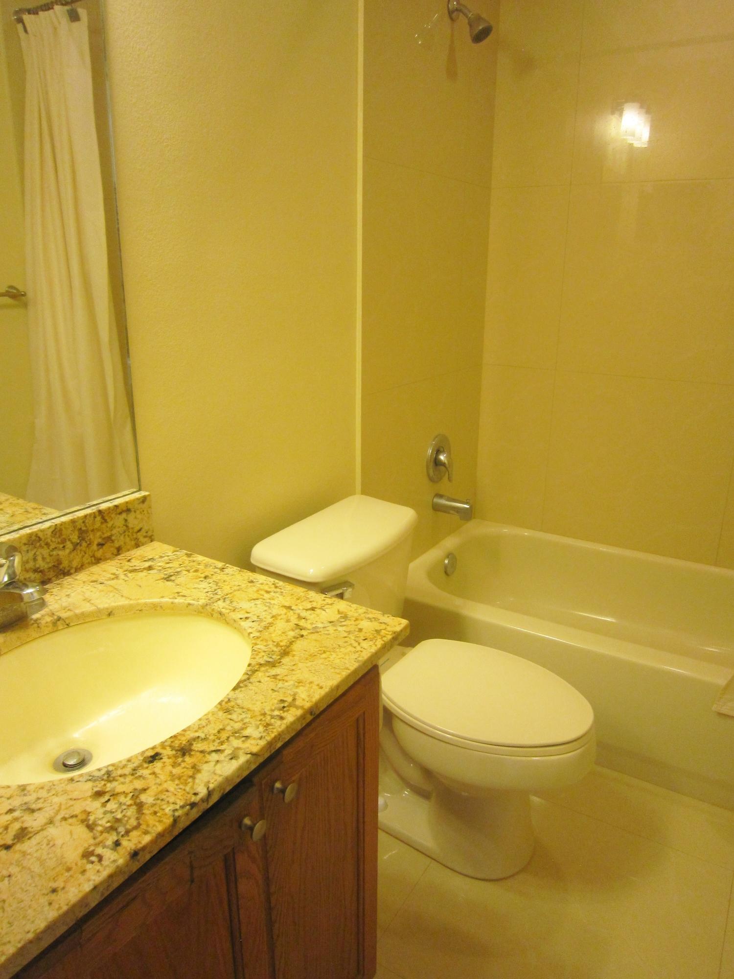2164 Oakmont Drive Riviera Beach, FL 33404 - Photo 16 of 29 035
