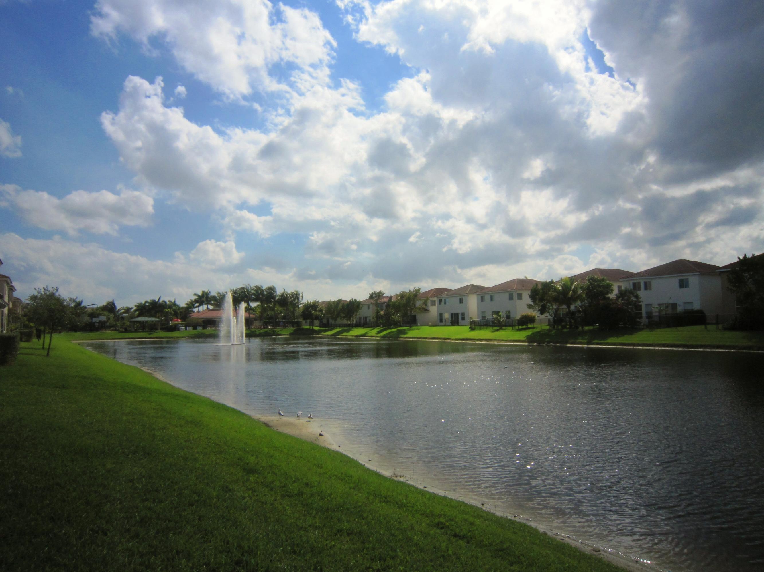 2164 Oakmont Drive Riviera Beach, FL 33404 - Photo 2 of 29 014