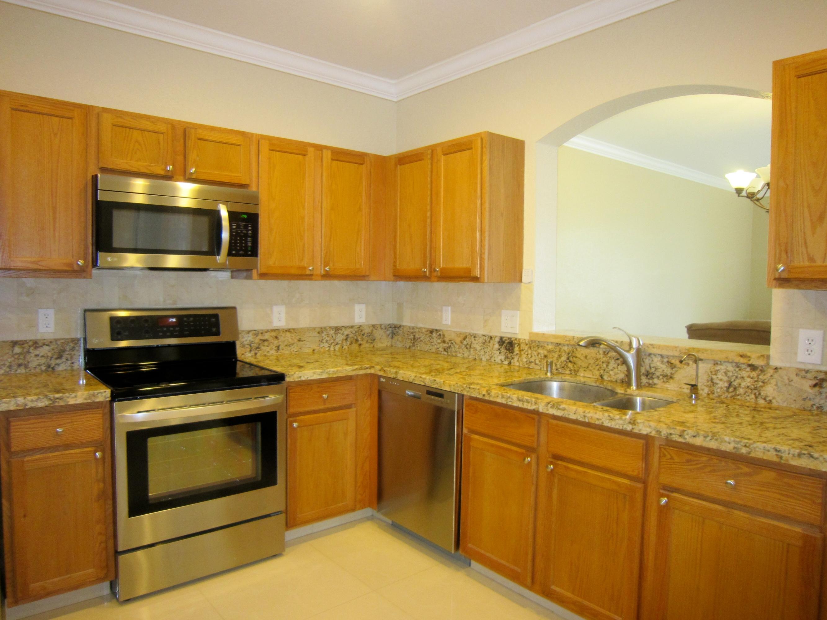 2164 Oakmont Drive Riviera Beach, FL 33404 - Photo 4 of 29 028